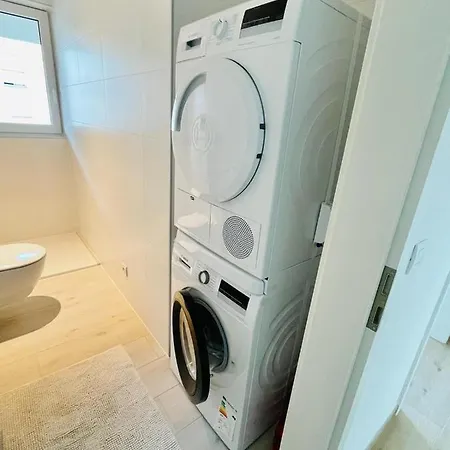 Brand New 1 Bedroom In Center With Terrace - 4a